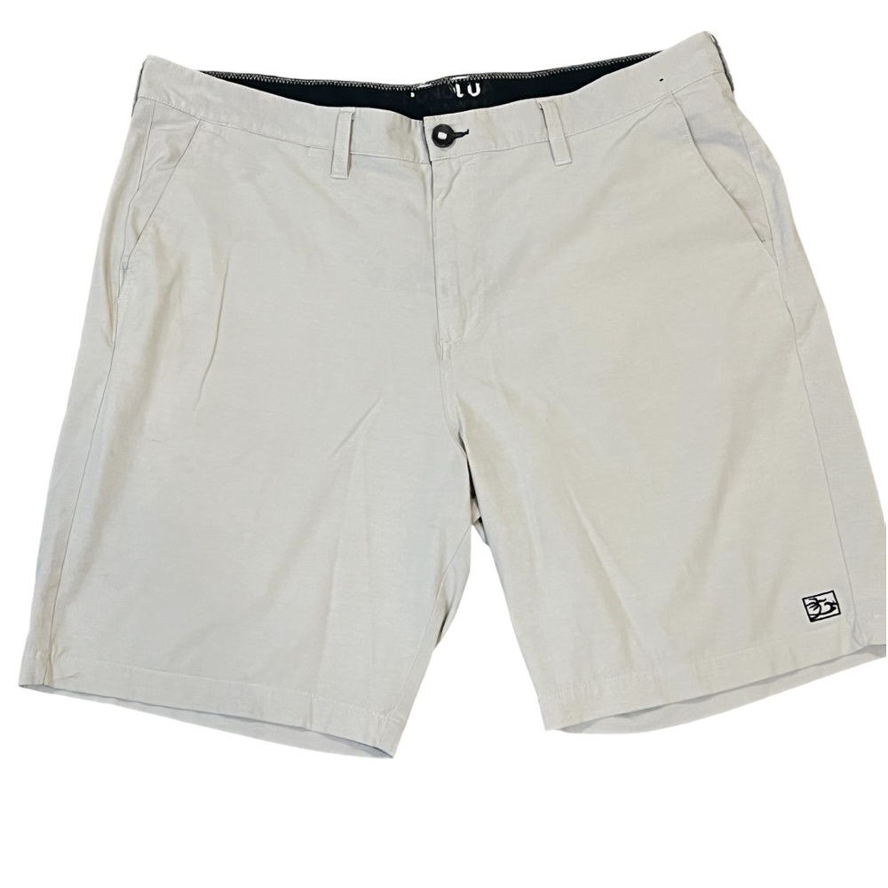 HONOLULU shorts beige cream size 38 excellent pre owned condition.